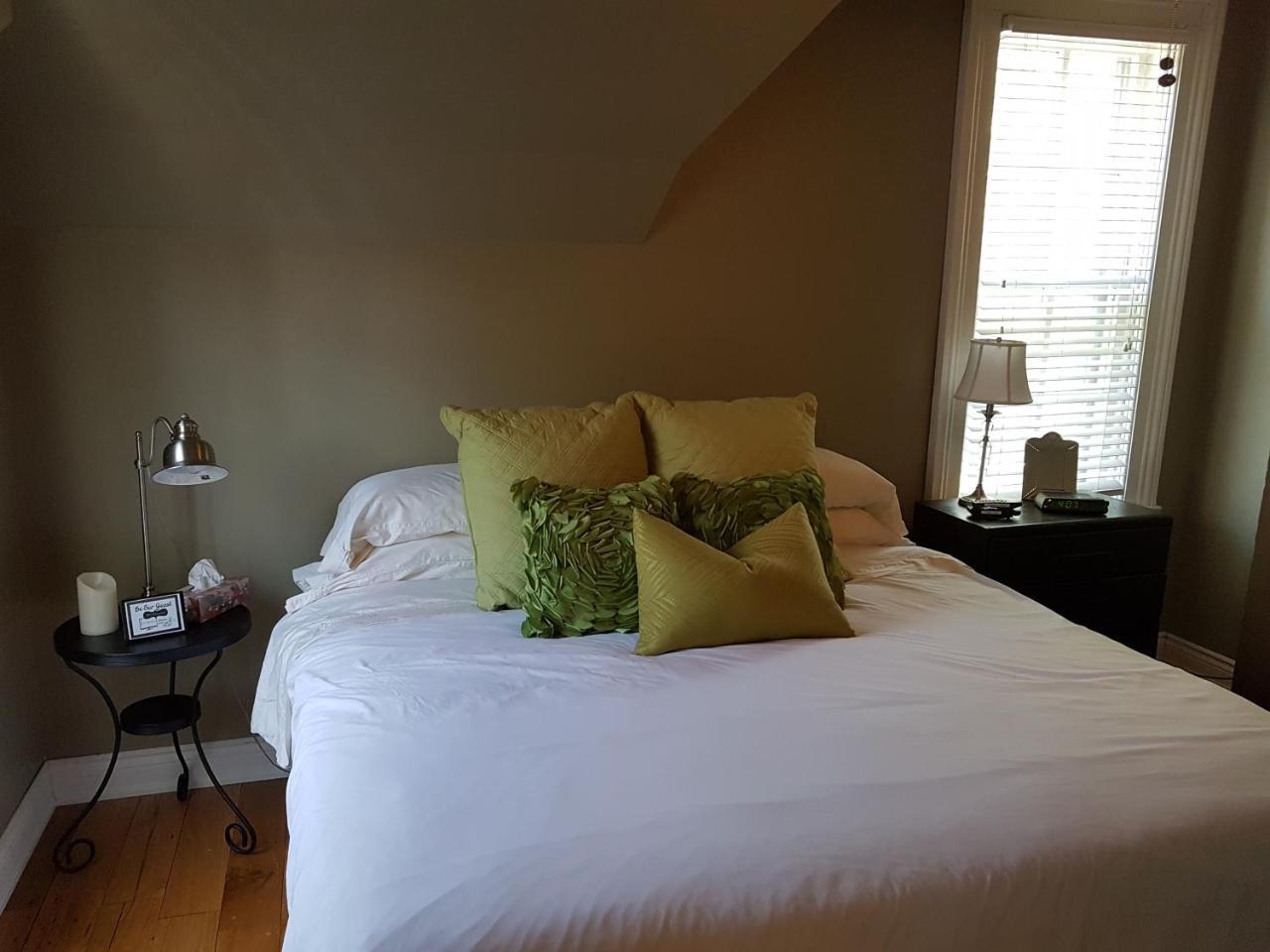 Hellemsfield Inn & Bed And Breakfast Kingsville Buitenkant foto